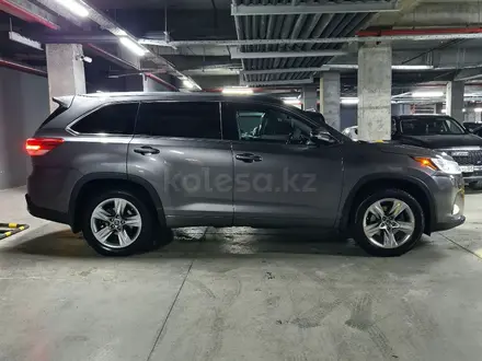 Toyota Highlander 2018 года за 18 300 000 тг. в Алматы – фото 8