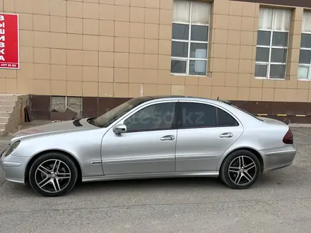 Mercedes-Benz E 320 2004 года за 5 500 000 тг. в Актау – фото 2