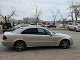 Mercedes-Benz E 320 2004 годаүшін5 500 000 тг. в Актау – фото 4