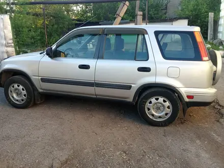 Honda CR-V 1998 года за 3 200 000 тг. в Караганда – фото 2