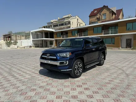 Toyota 4Runner 2022 года за 18 300 000 тг. в Жанаозен