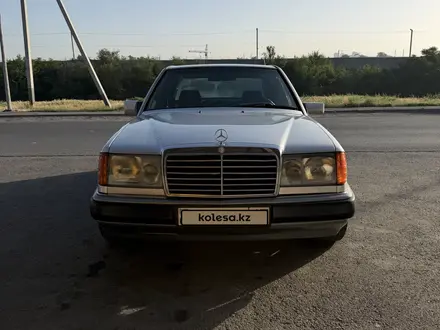 Mercedes-Benz E 200 1991 года за 2 300 000 тг. в Шымкент – фото 3