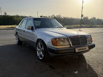 Mercedes-Benz E 200 1991 года за 2 300 000 тг. в Шымкент – фото 4