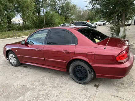 Hyundai Sonata 2004 года за 2 300 000 тг. в Уральск – фото 3