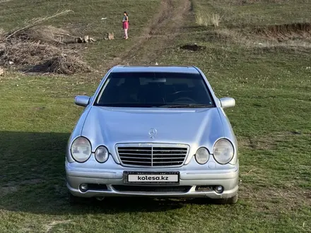 Mercedes-Benz E 320 2002 года за 3 000 000 тг. в Алматы – фото 2