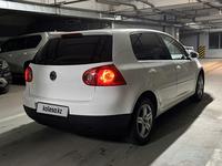 Volkswagen Golf 2004 годаүшін2 700 000 тг. в Алматы