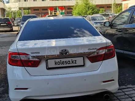 Toyota Camry 2013 года за 7 500 000 тг. в Астана – фото 2
