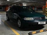 Volkswagen Passat 1998 годаfor1 900 000 тг. в Павлодар