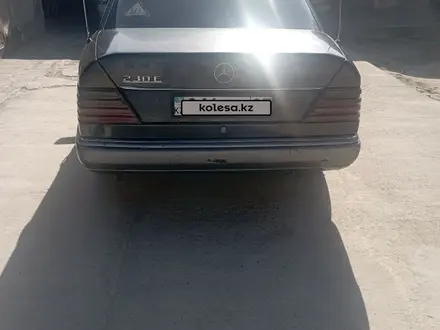 Mercedes-Benz E 230 1991 года за 1 500 000 тг. в Жаркент – фото 4