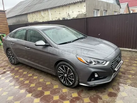 Hyundai Sonata 2018 года за 8 500 000 тг. в Атырау