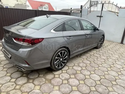 Hyundai Sonata 2018 года за 8 500 000 тг. в Атырау – фото 4