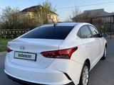 Hyundai Accent 2021 года за 7 990 000 тг. в Шымкент – фото 3