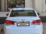 Chevrolet Cruze 2015 годаүшін3 600 000 тг. в Шымкент – фото 2