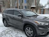 Toyota Highlander 2014 года за 14 300 000 тг. в Актобе – фото 2