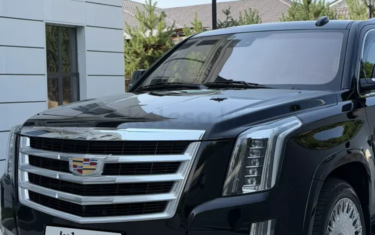 Cadillac Escalade 2018 года за 30 000 000 тг. в Алматы