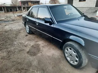 Mercedes-Benz E-Class, 1991
