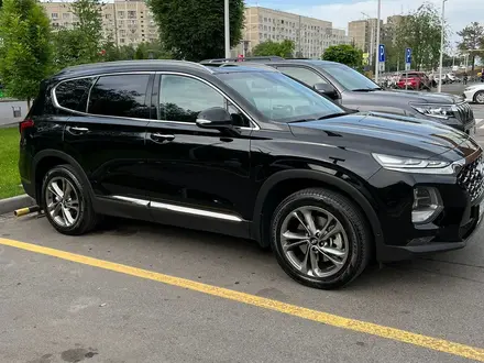 Hyundai Santa Fe 2019 года за 12 970 000 тг. в Алматы – фото 2
