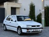Volkswagen Golf 1995 годаүшін1 850 000 тг. в Тараз