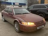 Toyota Camry 1999 года за 3 400 000 тг. в Актобе – фото 2