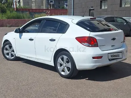 Chevrolet Cruze 2012 года за 3 400 000 тг. в Караганда – фото 2