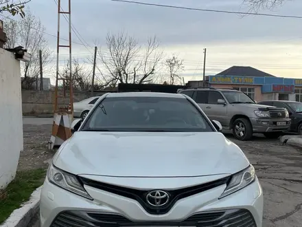 Toyota Camry 2018 года за 15 800 000 тг. в Актау – фото 2