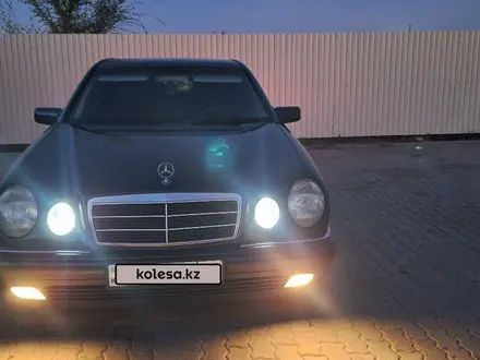 Mercedes-Benz E 200 1997 года за 4 000 000 тг. в Астана – фото 11