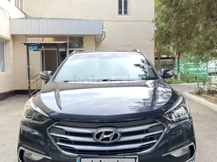 Hyundai Santa Fe 2017 года за 10 300 000 тг. в Шымкент