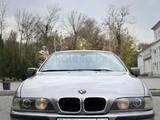 BMW 528 1998 года за 2 900 000 тг. в Алматы