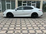 Toyota Camry 2019 года за 14 500 000 тг. в Шымкент – фото 3