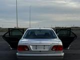 Mercedes-Benz E 280 1998 года за 3 200 000 тг. в Актобе – фото 2