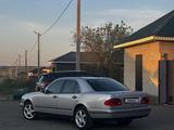 Mercedes-Benz E 280 1998 года за 3 200 000 тг. в Актобе – фото 4