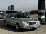 Mercedes-Benz E 280 1998 года за 3 200 000 тг. в Актобе – фото 3