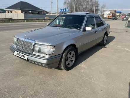 Mercedes-Benz E 220 1993 года за 2 000 000 тг. в Алматы – фото 11