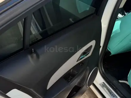 Chevrolet Cruze 2013 года за 2 850 000 тг. в Алматы – фото 9
