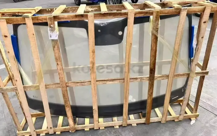 Лобовое стекло RAM TRX за 500 000 тг. в Алматы