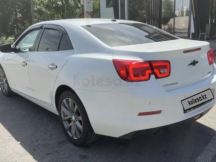 Chevrolet Malibu 2014 года за 8 000 000 тг. в Шымкент – фото 2