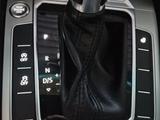 Volkswagen Passat 2018 года за 10 700 000 тг. в Караганда – фото 2
