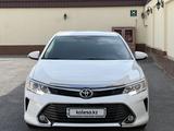 Toyota Camry 2015 года за 11 000 000 тг. в Астана – фото 2