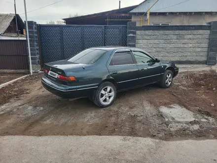 Toyota Camry 1997 года за 3 500 000 тг. в Алматы – фото 5