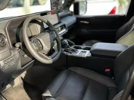 Toyota Land Cruiser Prado Luxe+ 2025 года за 48 150 000 тг. в Алматы – фото 14