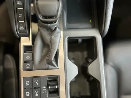 Toyota Land Cruiser Prado Luxe+ 2025 года за 48 150 000 тг. в Алматы – фото 19