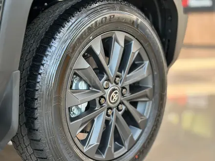 Toyota Land Cruiser Prado Luxe+ 2025 года за 48 150 000 тг. в Алматы – фото 4