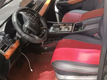 Mitsubishi Outlander 2023 года за 14 900 000 тг. в Алматы – фото 11