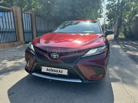 Toyota Camry 2018 года за 10 999 000 тг. в Алматы – фото 3