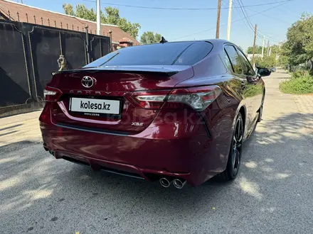 Toyota Camry 2018 года за 10 999 000 тг. в Алматы – фото 5