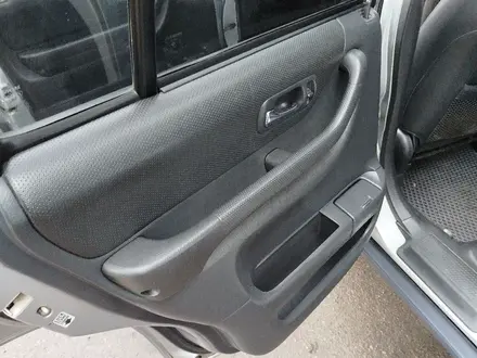 Honda CR-V 2001 года за 4 100 000 тг. в Алматы – фото 19
