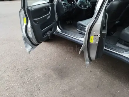 Honda CR-V 2001 года за 4 100 000 тг. в Алматы – фото 20