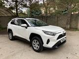 Toyota RAV4 2020 года за 14 700 000 тг. в Алматы – фото 2