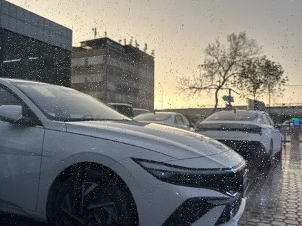 Hyundai Elantra 2024 года за 8 150 000 тг. в Алматы – фото 2