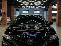 Toyota Camry 2018 годаүшін9 500 000 тг. в Атырау